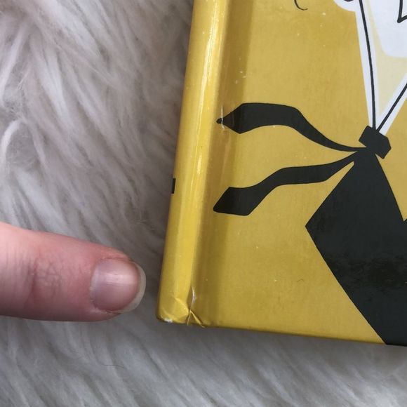 How To Be A Villain (Evil Laughs Secret Lairs) GUC - Picture 4 of 16